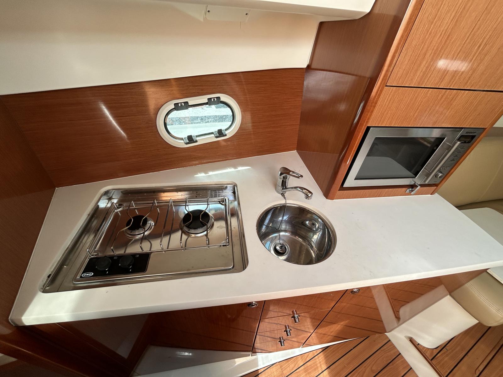 jeanneau Prestige 30s open