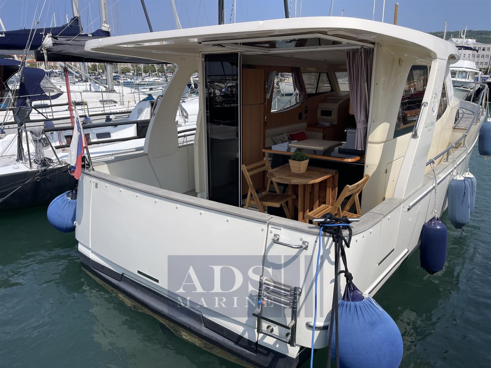 greenline 33 - volvo penta d3-220