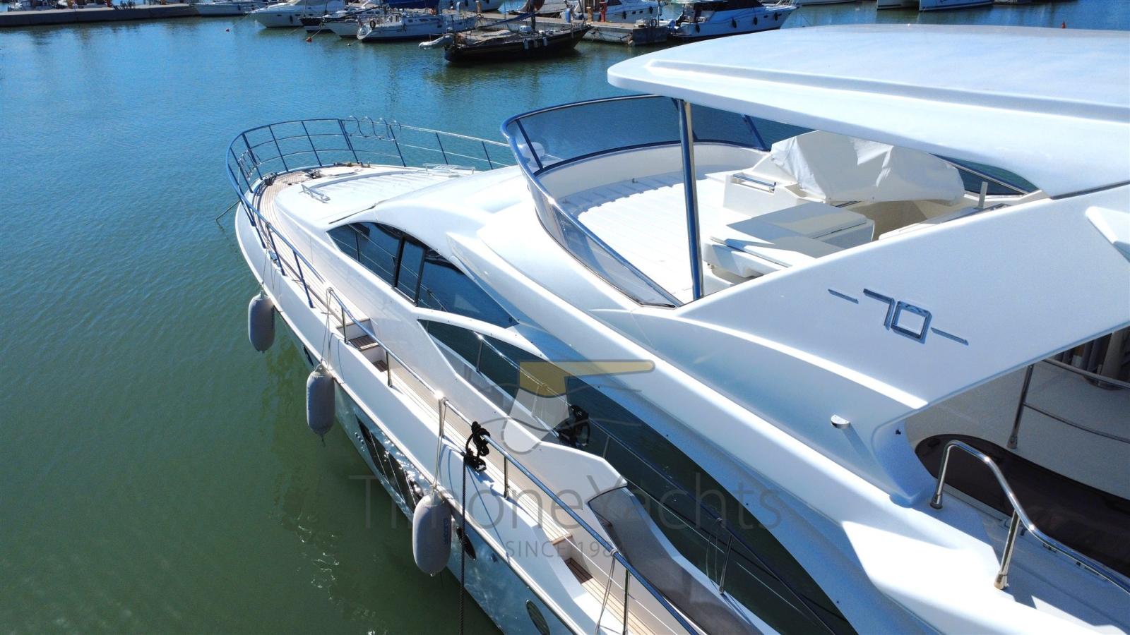 azimut 70 flybridge