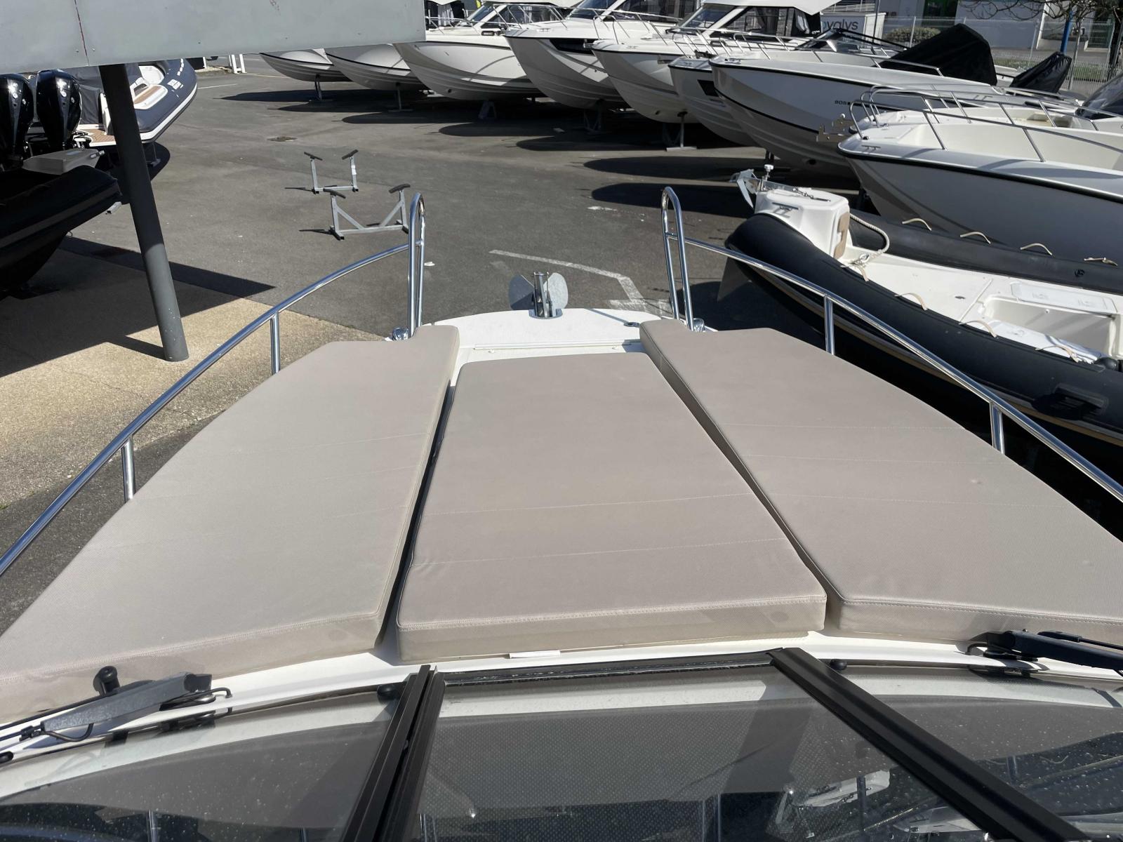 quicksilver Activ 755 cruiser