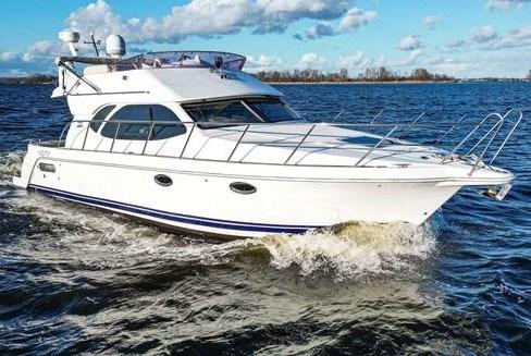 Galeon 380 fly