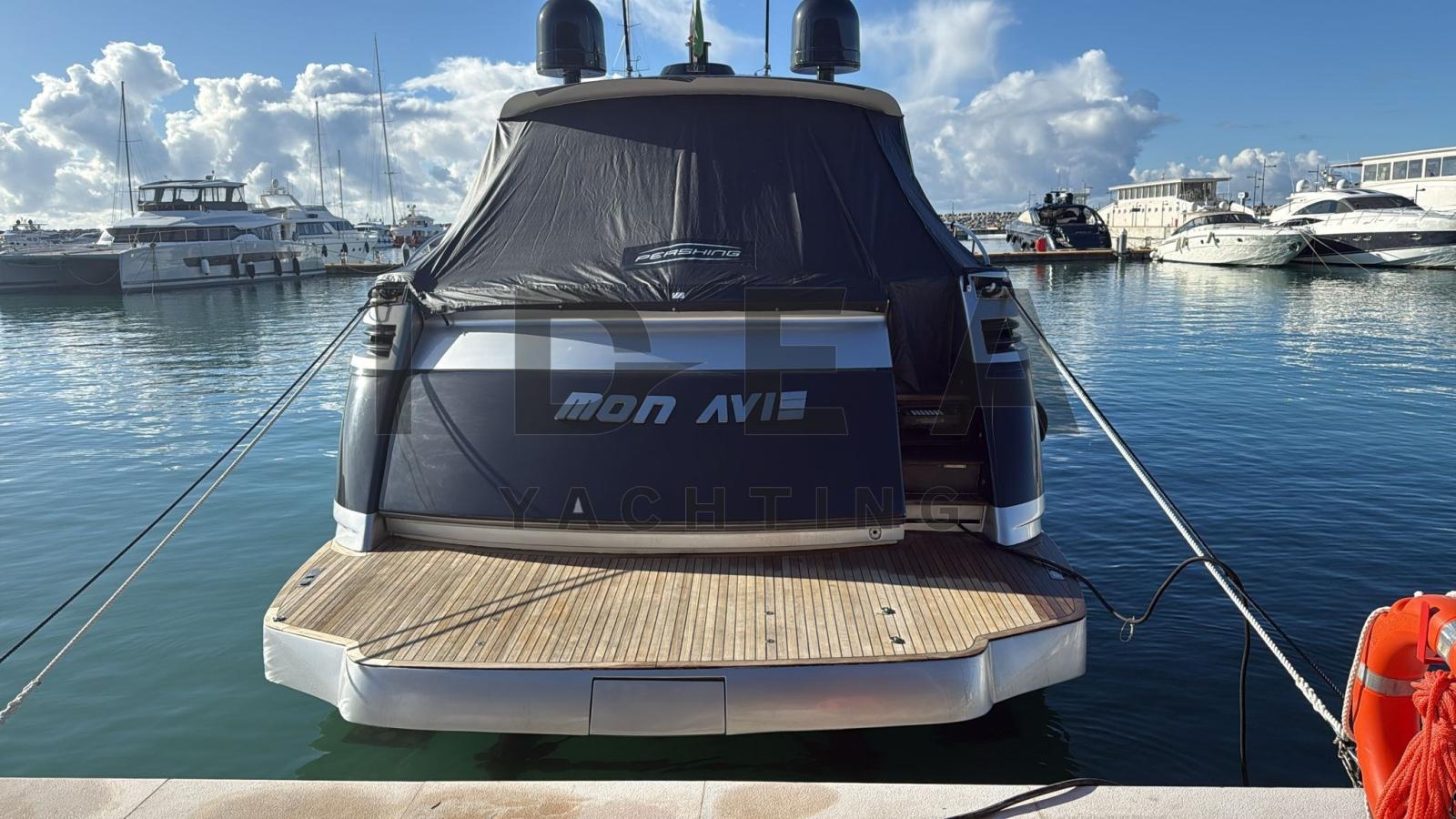 pershing 62