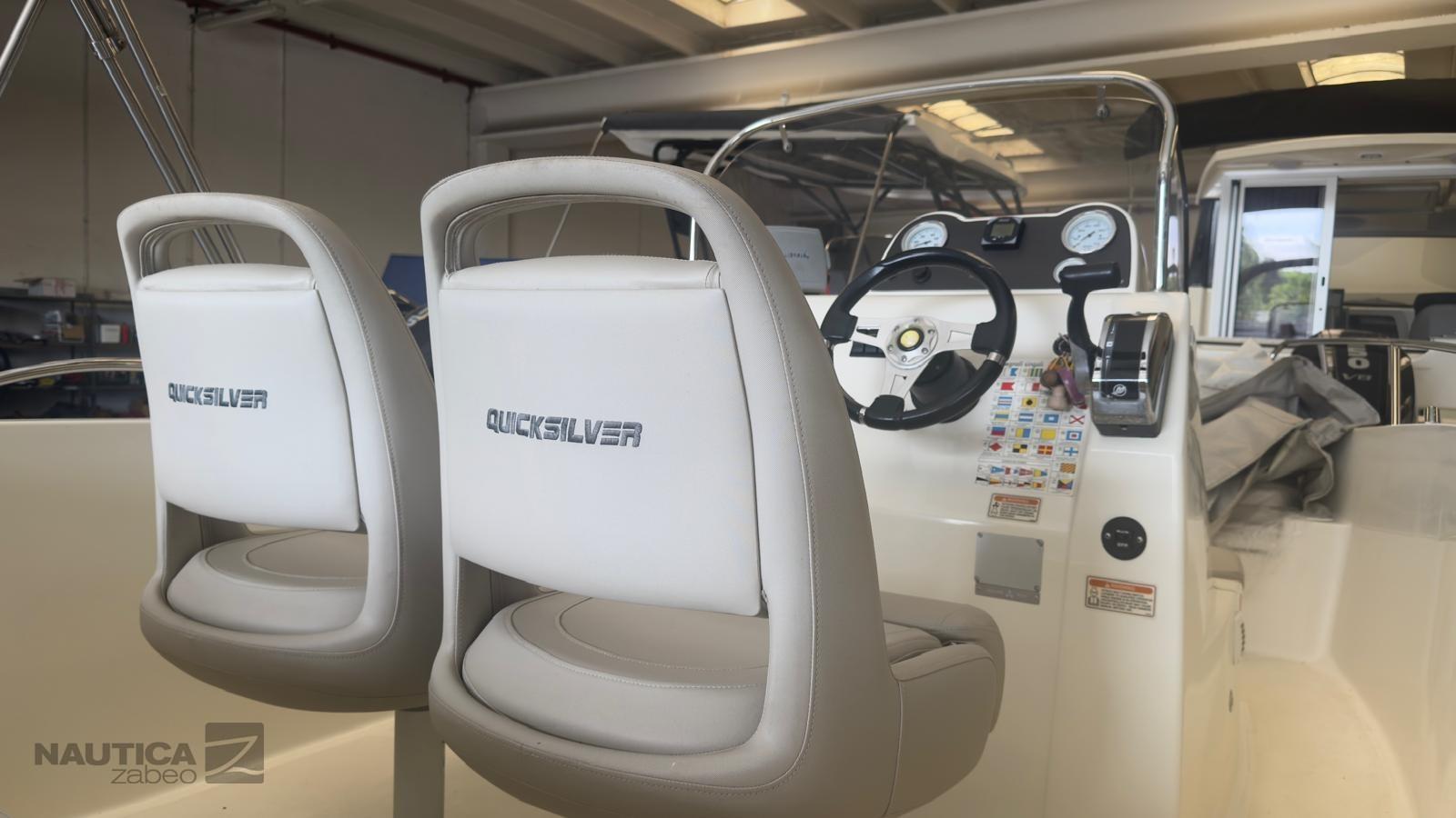 quicksilver Activ 555 open