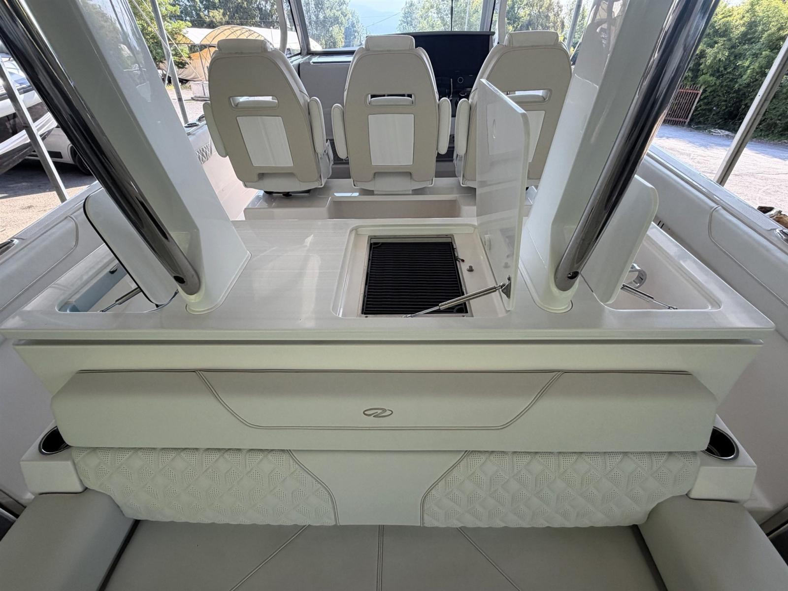 regal marine 33 sav