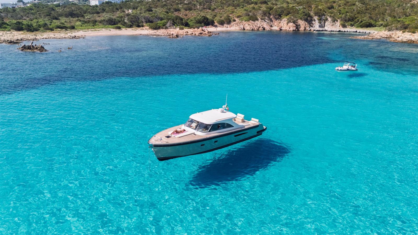 toy marine Tender 47