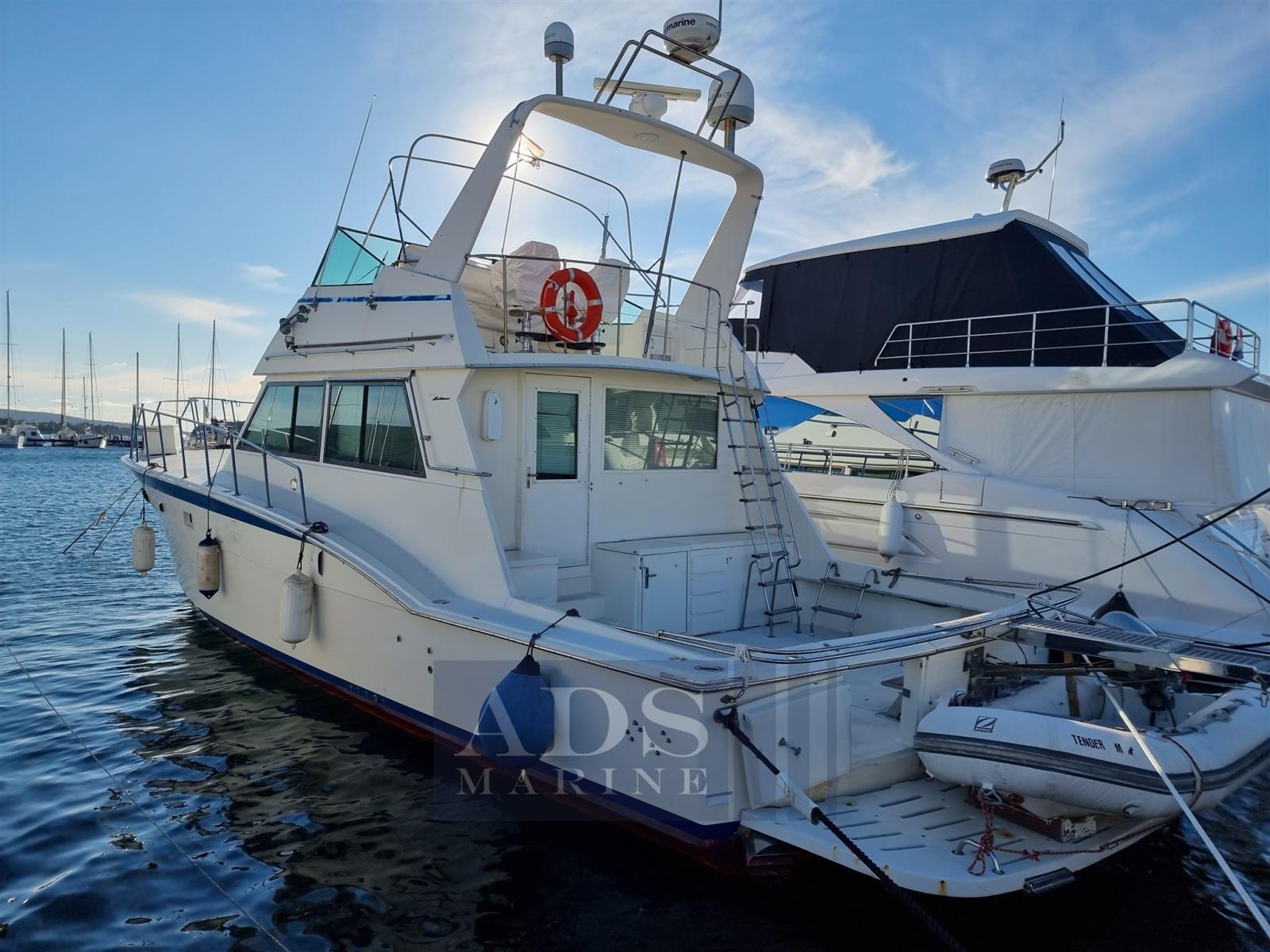 hatteras 52