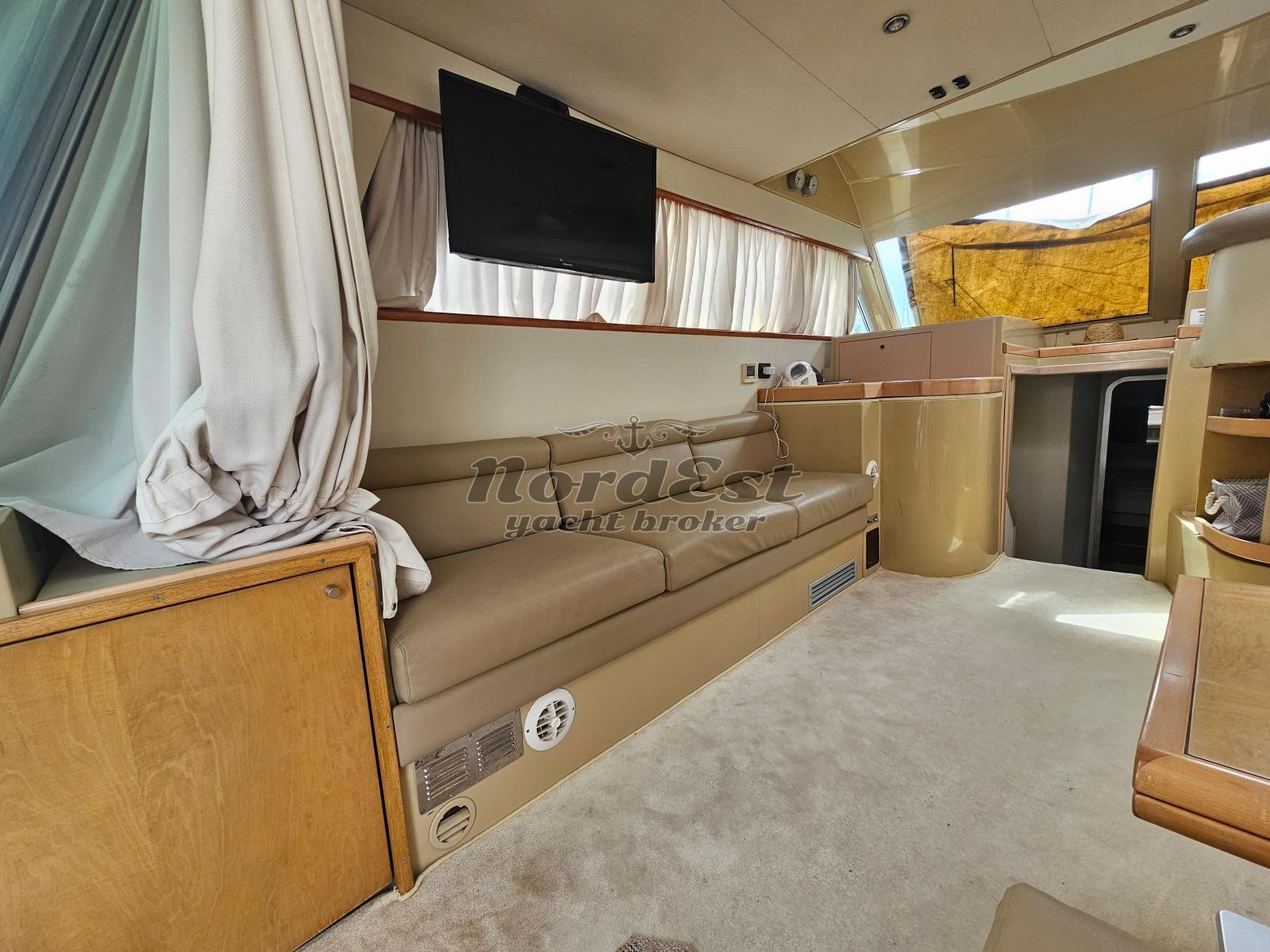 ferretti 39