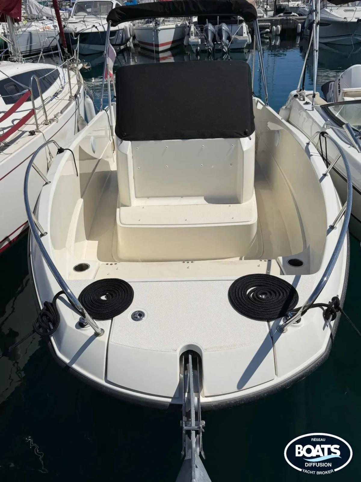 quicksilver Activ 675 open