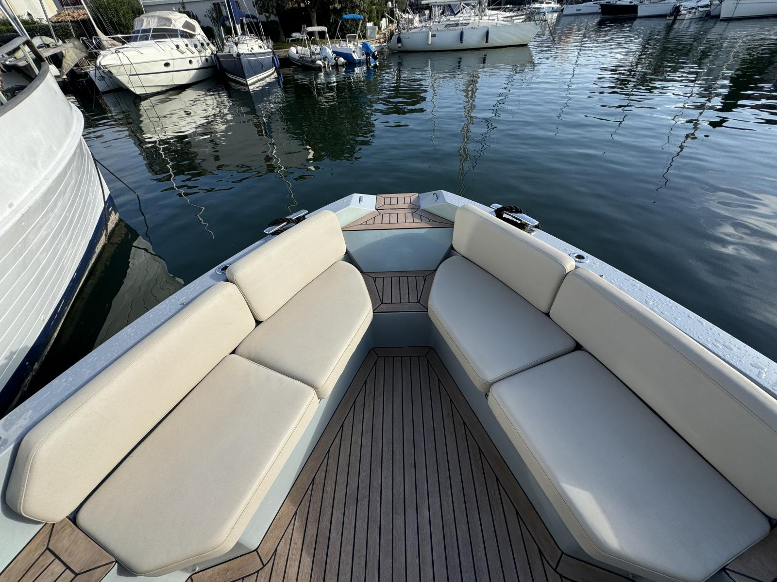 rand boats Escape 30