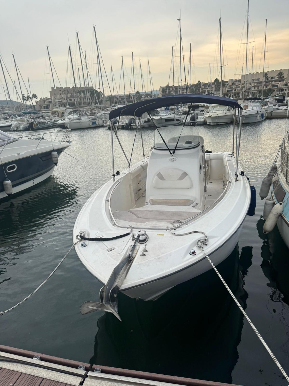 boston whaler 240 outrage