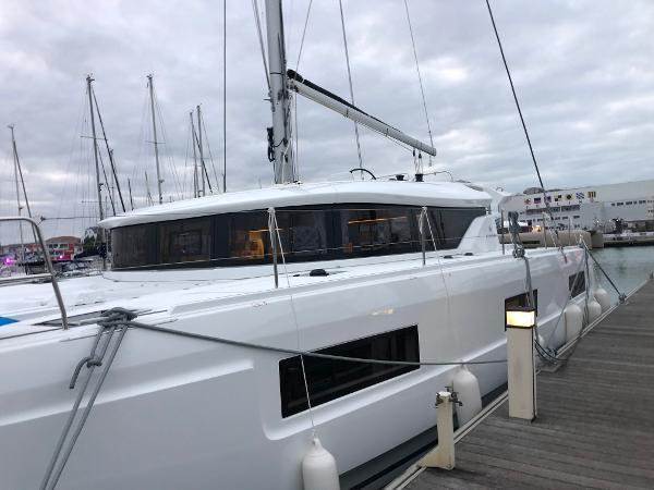 lagoon 46