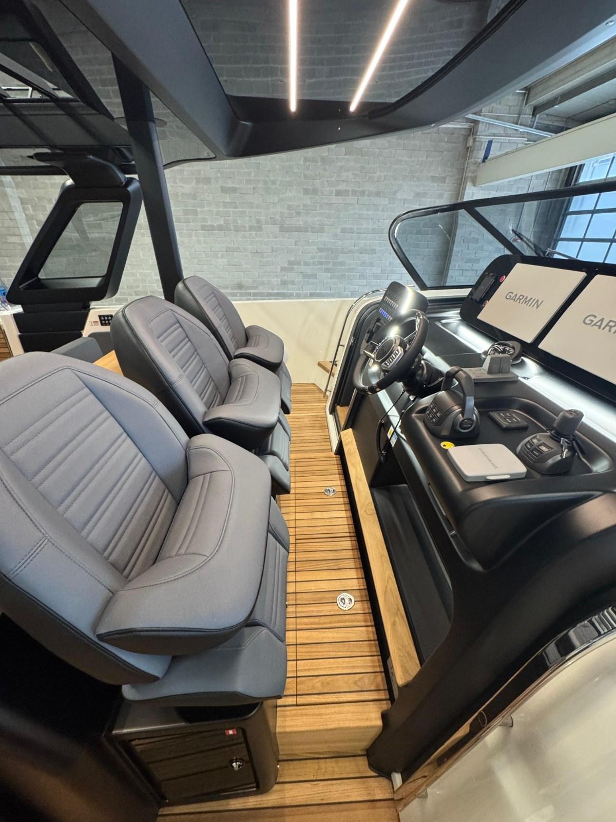 cranchi A46 luxury tender