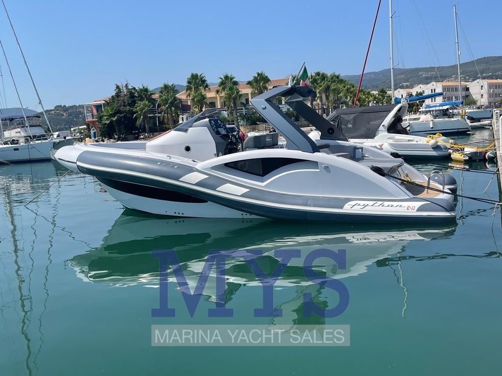 python yacht C 33