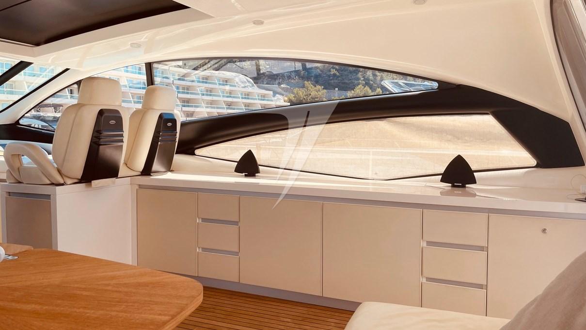 pershing 62