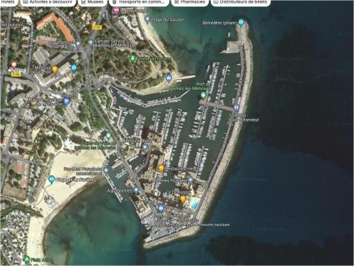 Place de port bormes-les-mimosas