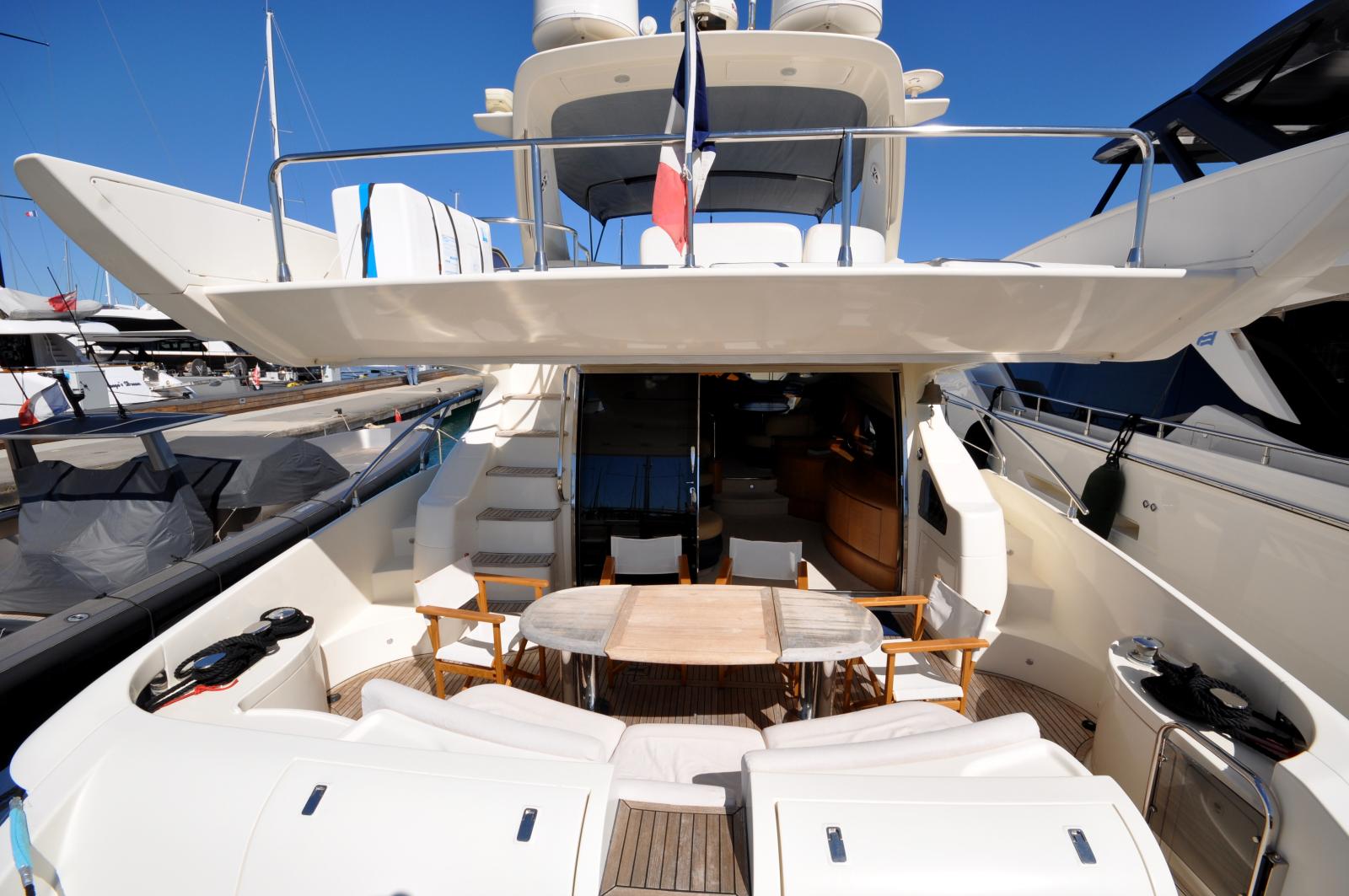 azimut 62