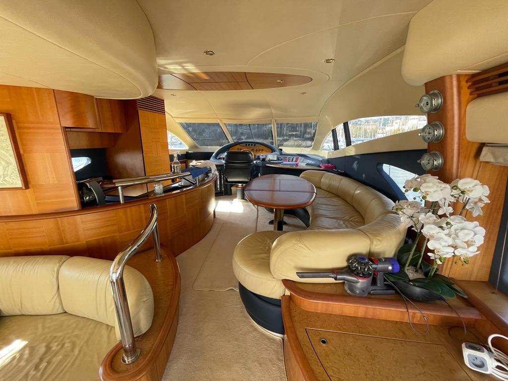 azimut 62