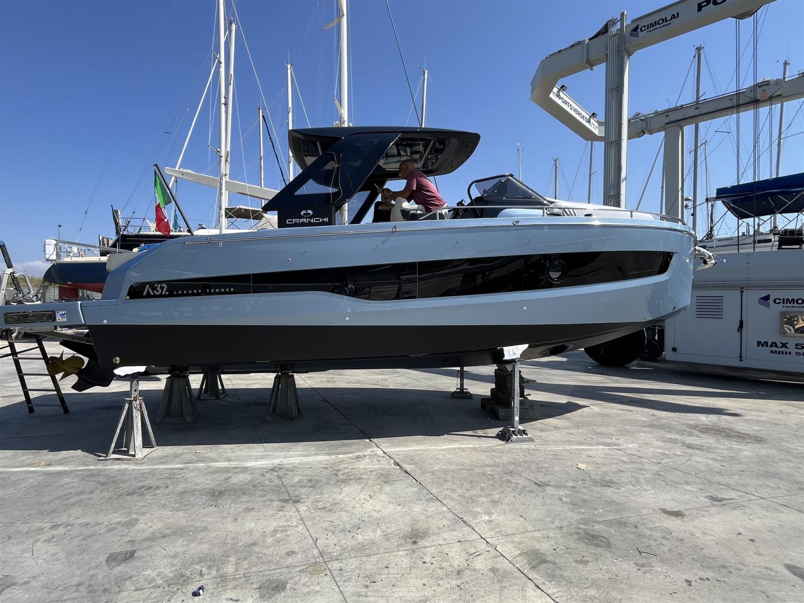 cranchi A 32 luxury tender