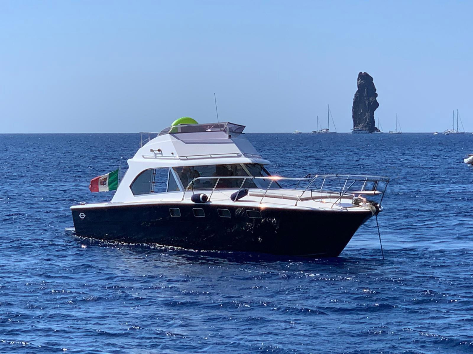 magnum marine 38 sport fisherman