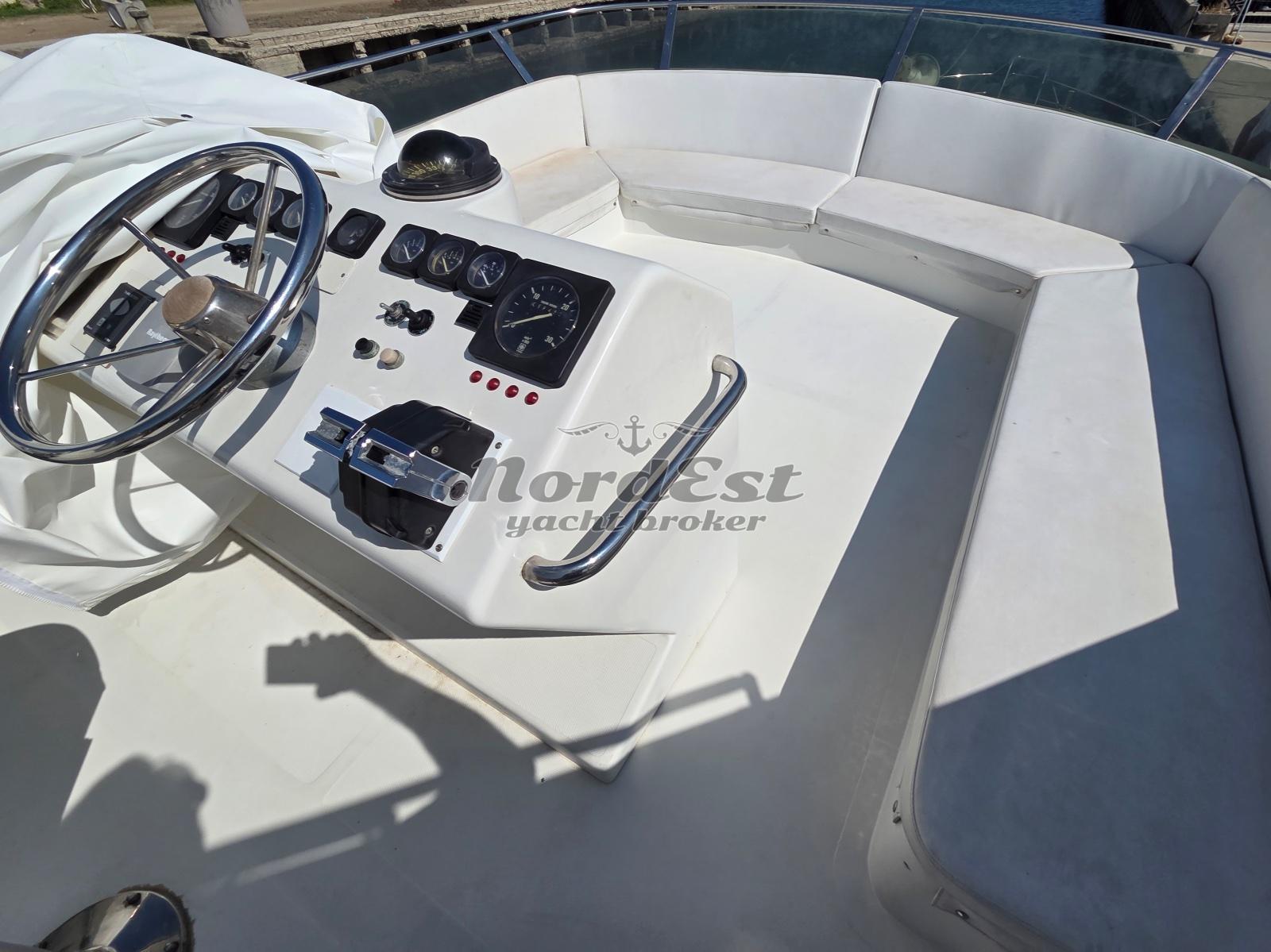 uniesse 44 fly