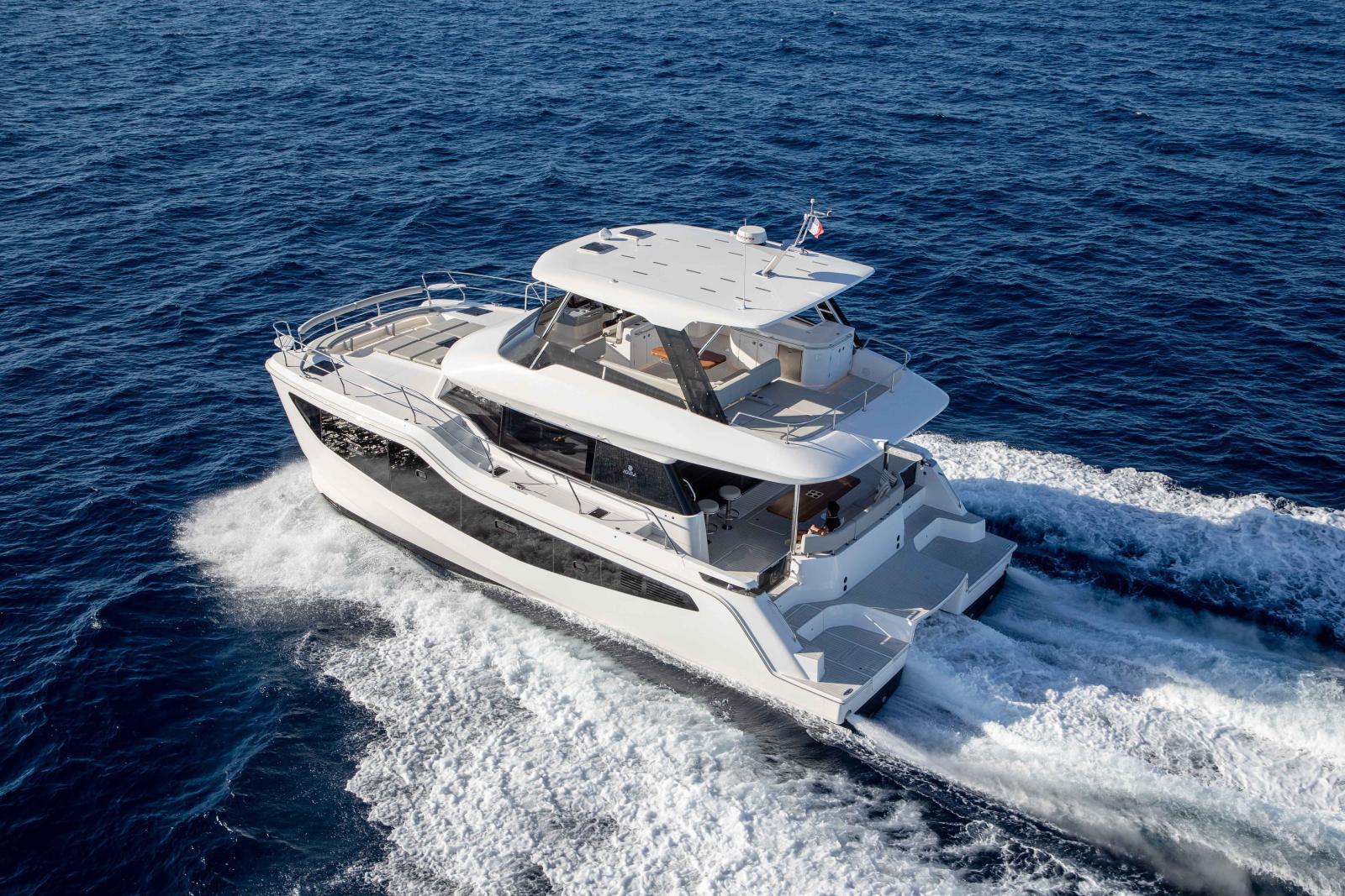 aquila 46 yacht
