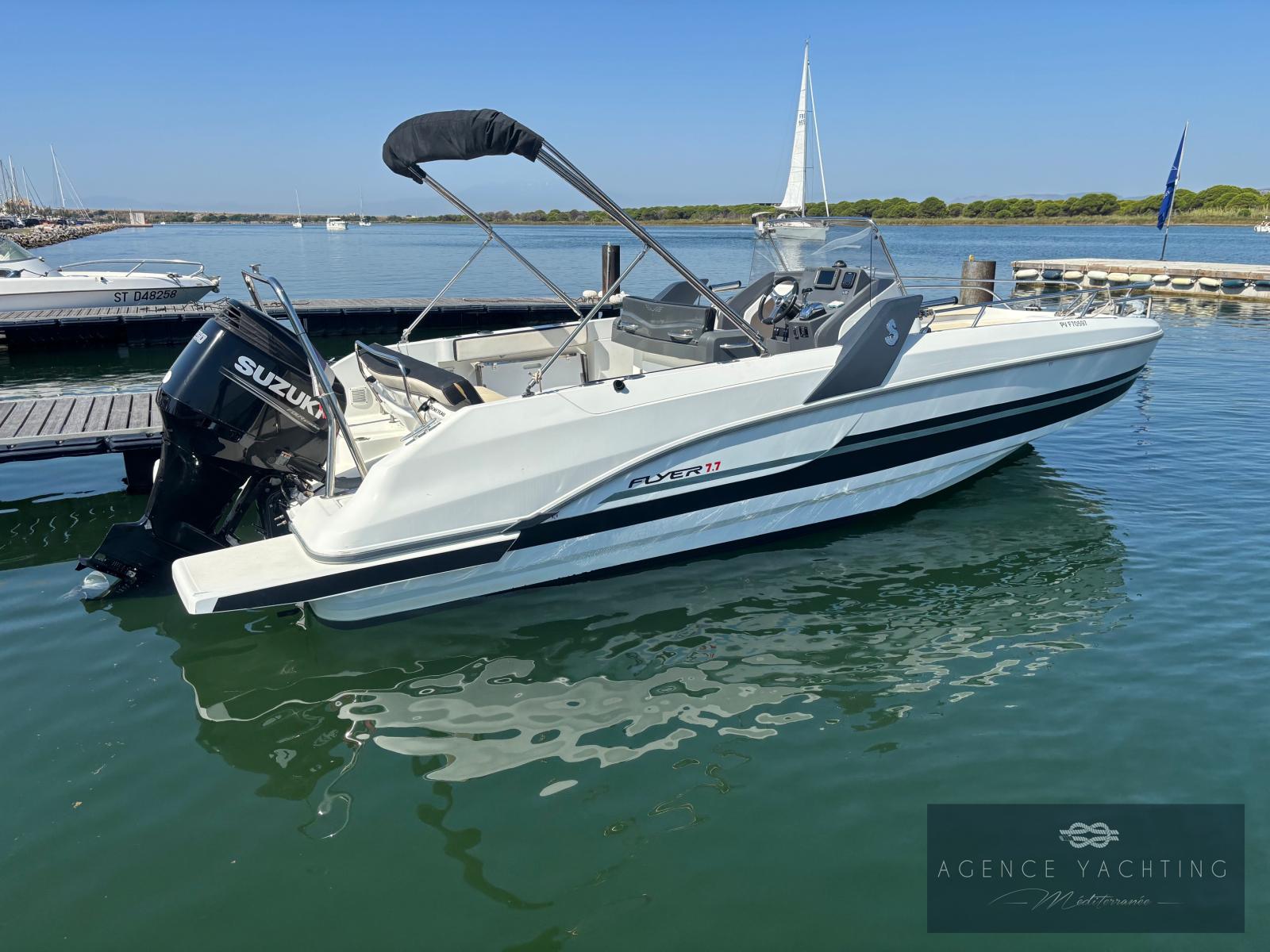 beneteau Flyer 7.7 space deck