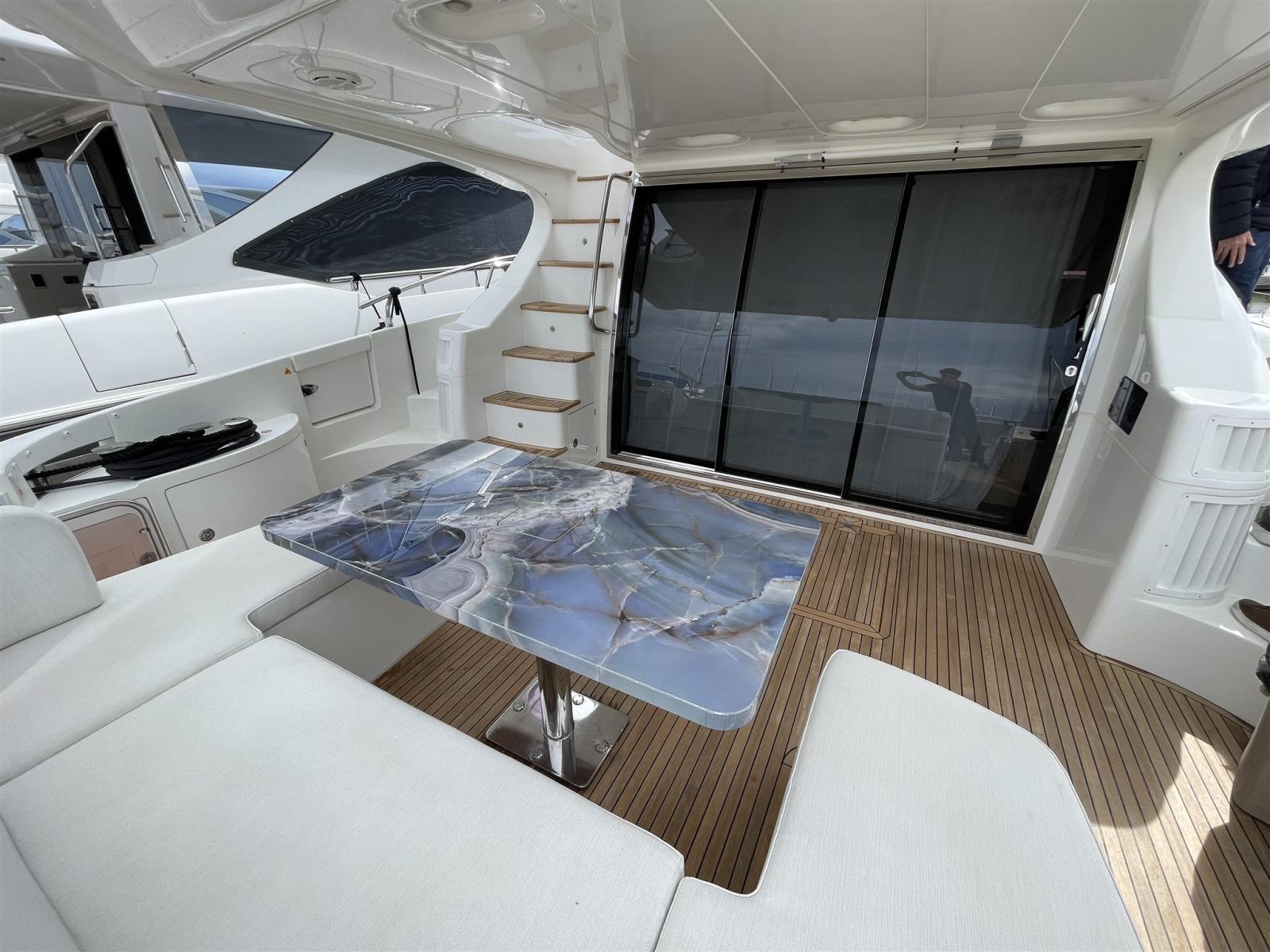 azimut 64 flybridge