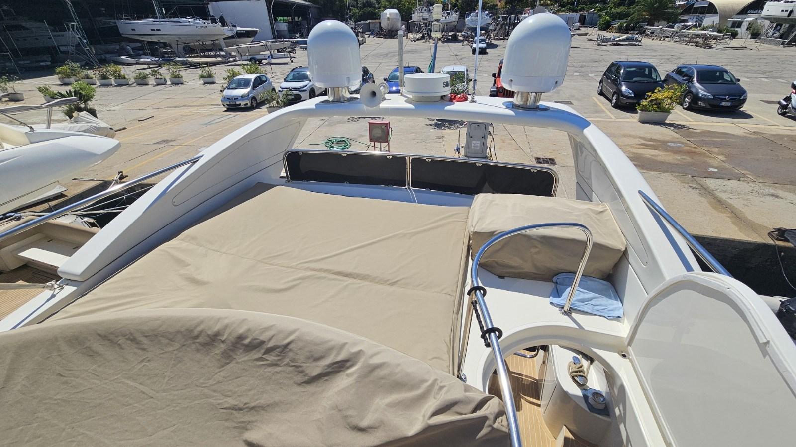 azimut 46