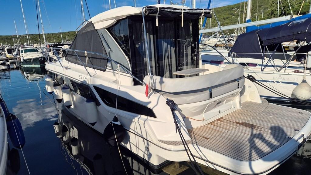 bavaria yachts S36 coupe