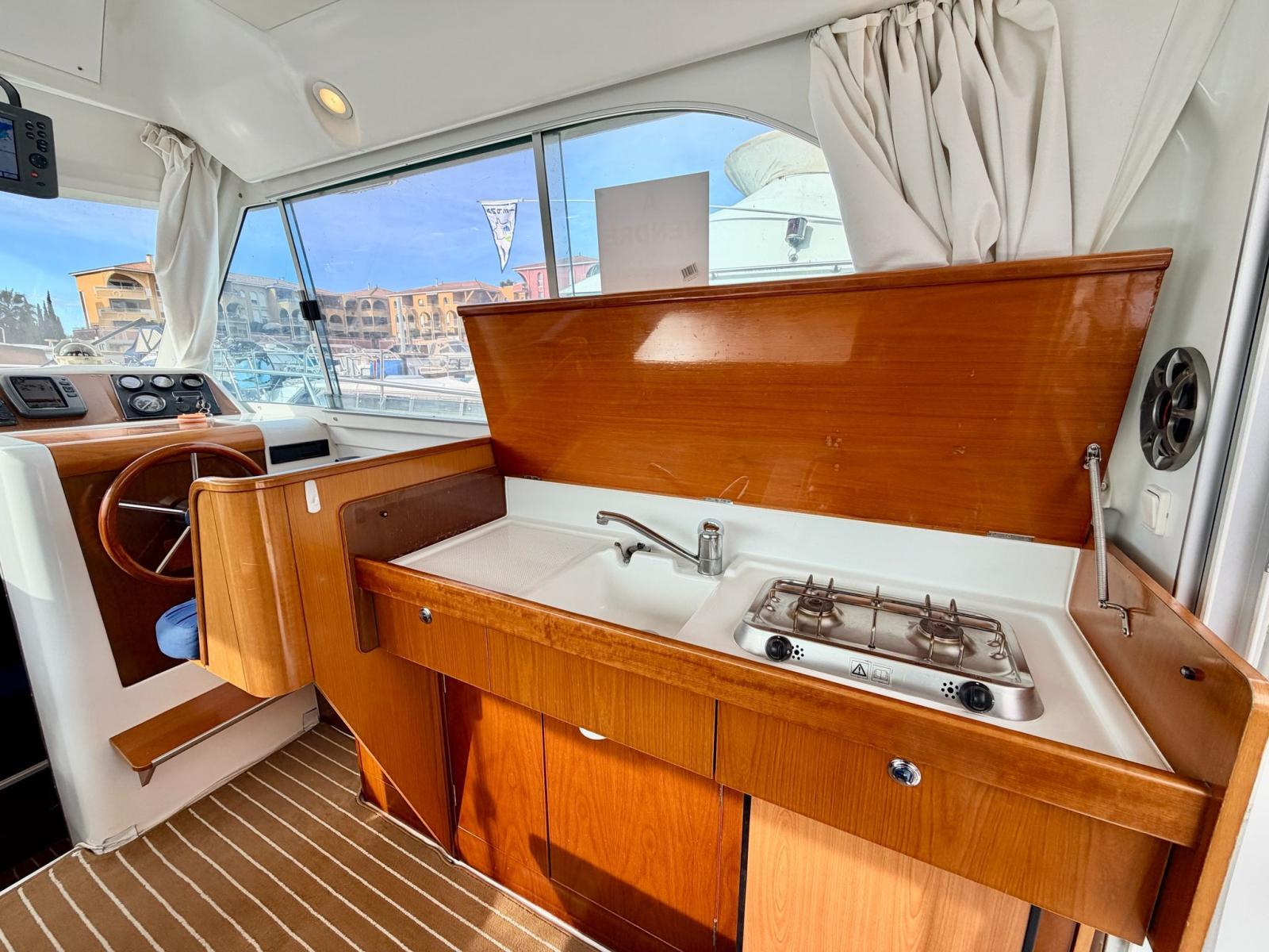 benetau Antares Serie 9