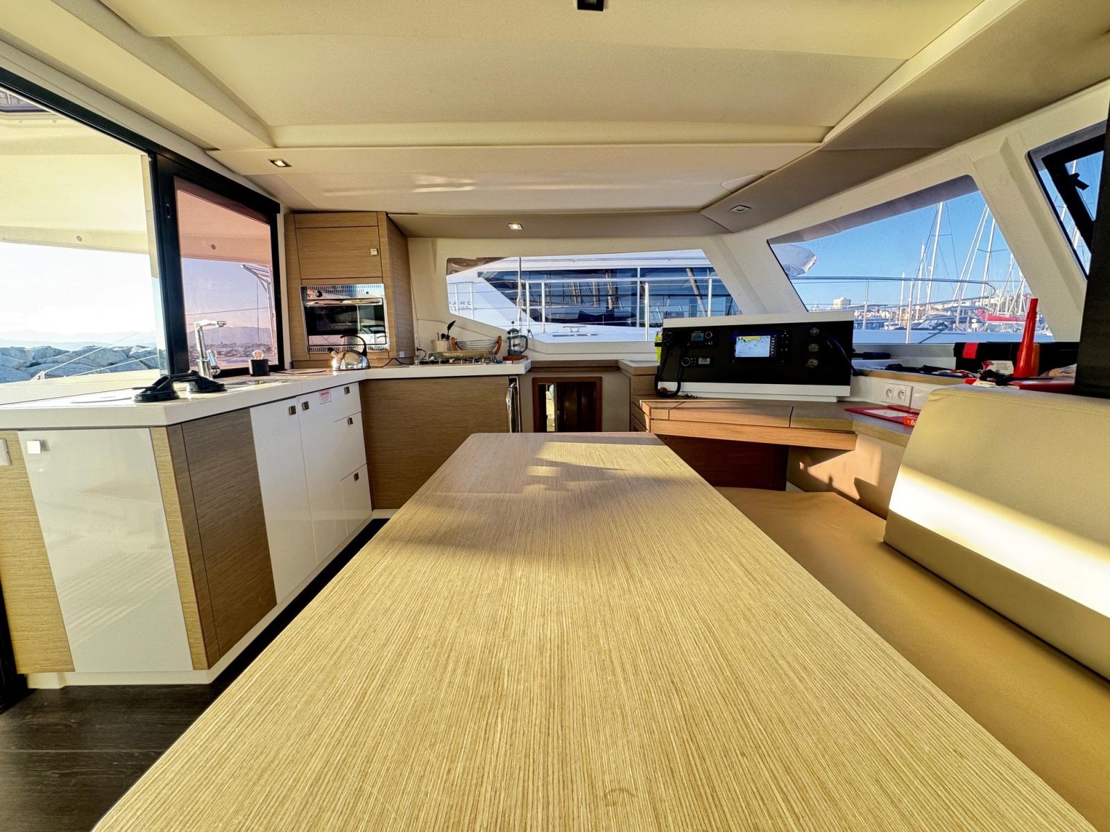 fountaine pajot Lucia 40