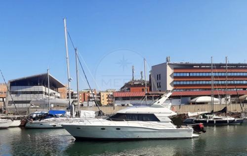 Uniesse marine uniesse 48 fly