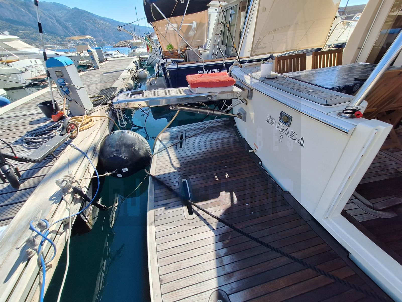 mainship 400