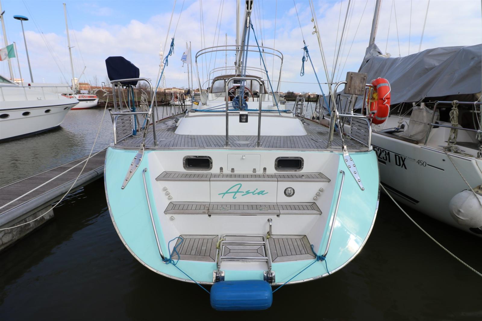 hylas Hylas 54