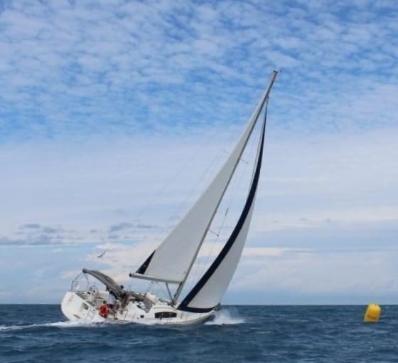 beneteau Oceanis 43