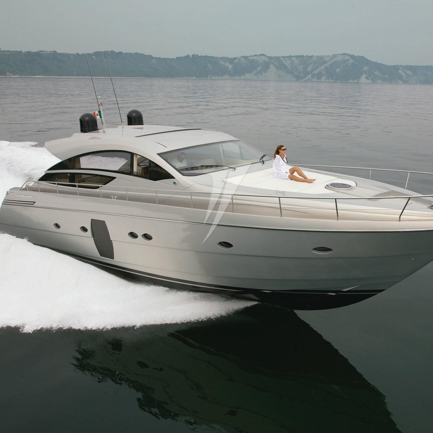 pershing 64'