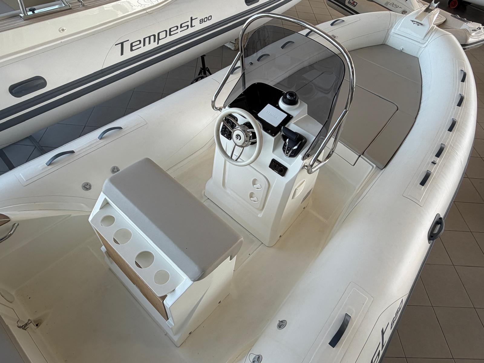 capelli Tempest 650 open