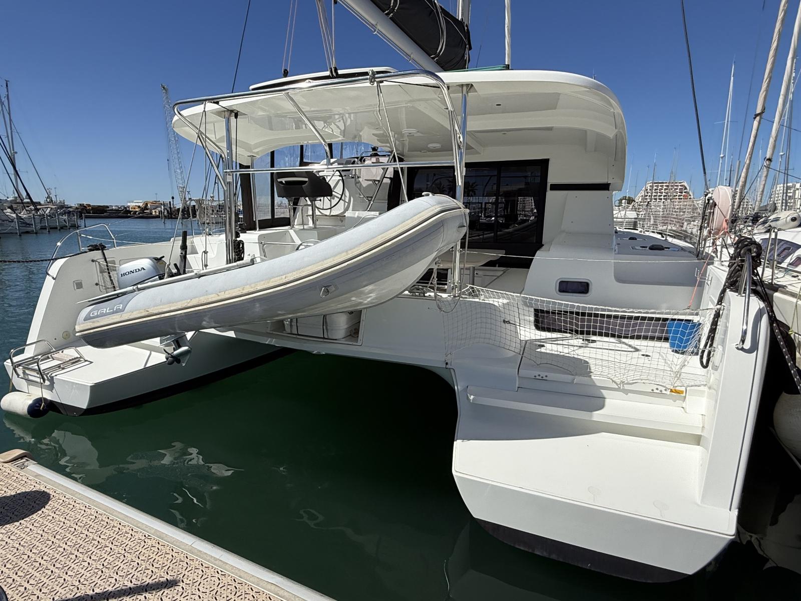 lagoon 42