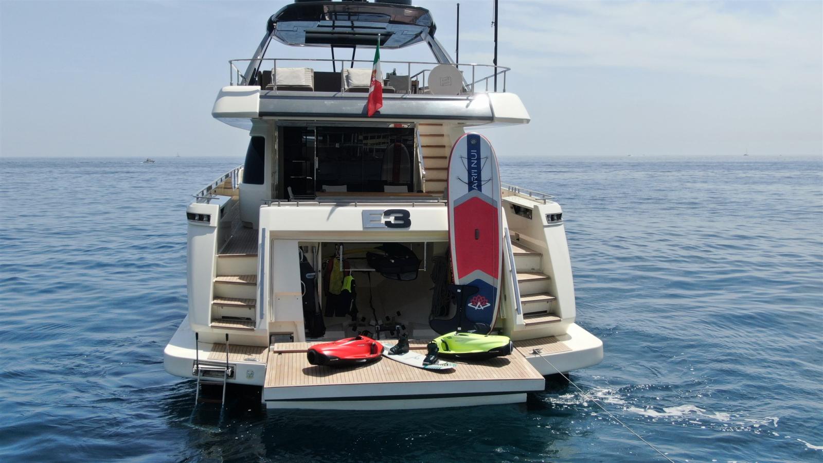 ferretti yachts 850