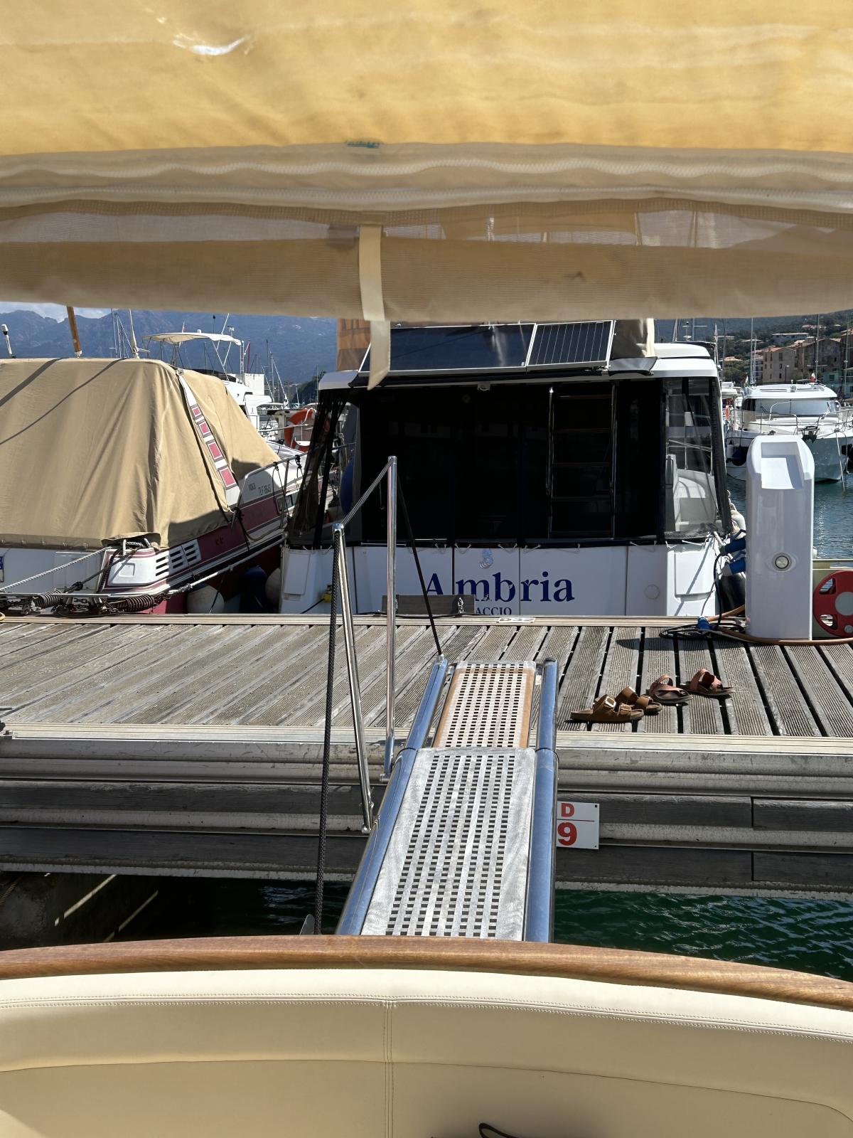 jeanneau Prestige 30s open