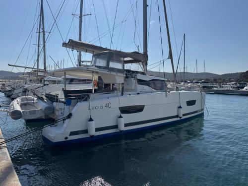 Fountaine pajot lucia 40