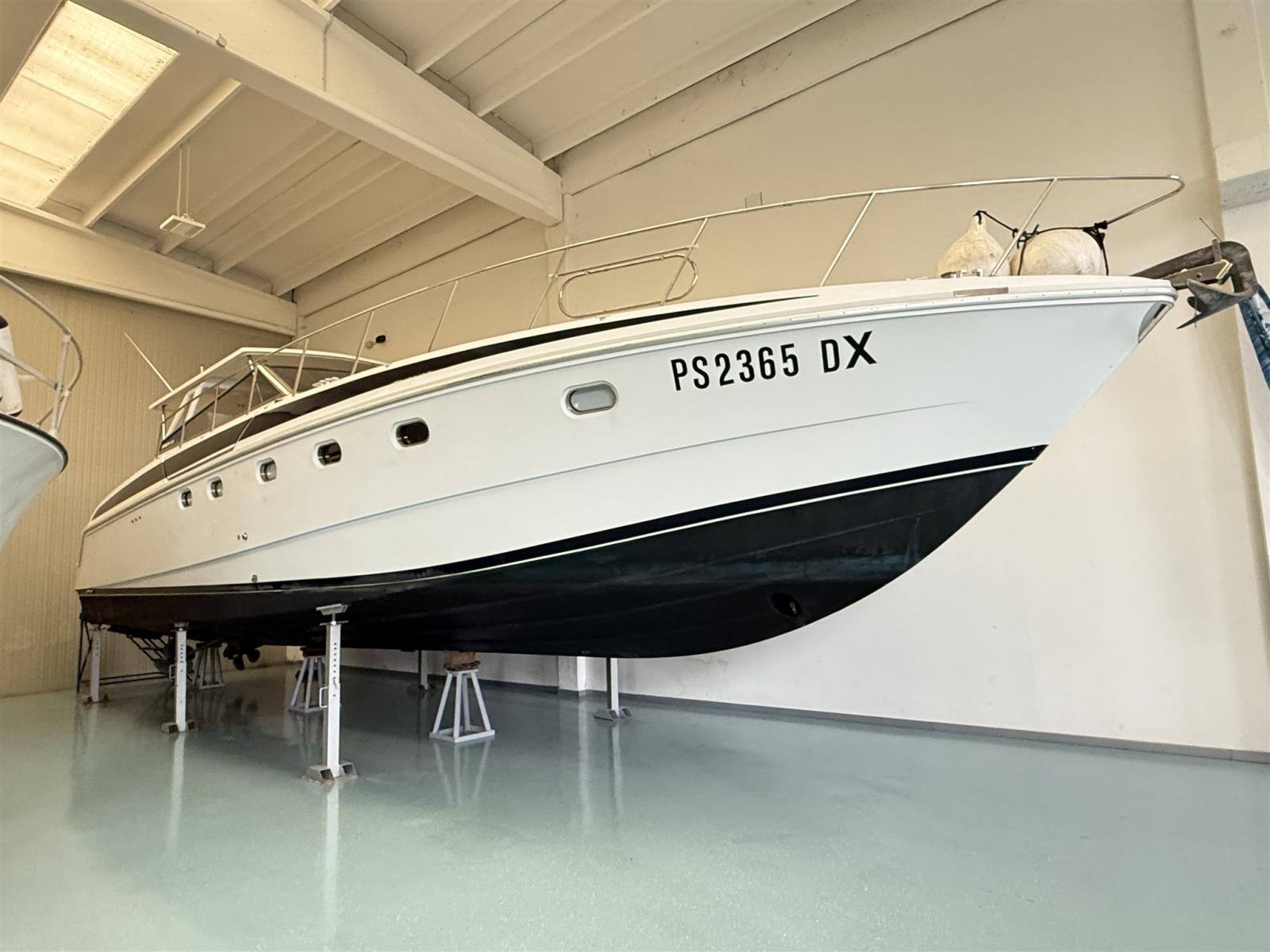 ferretti yachts Altura 47 open