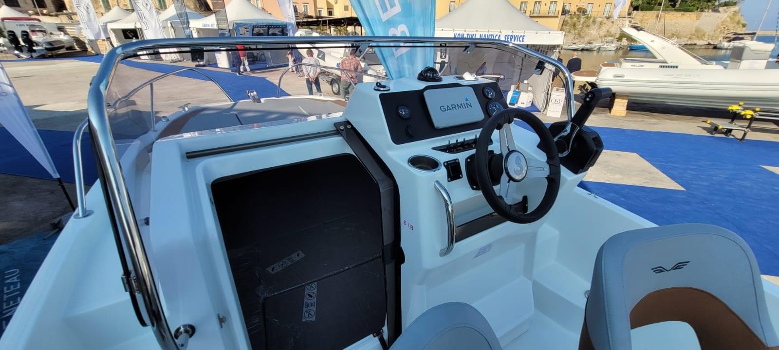 beneteau Flyer 6 sun deck