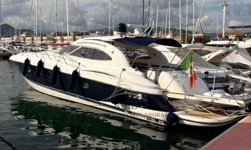 Sunseeker predator 56