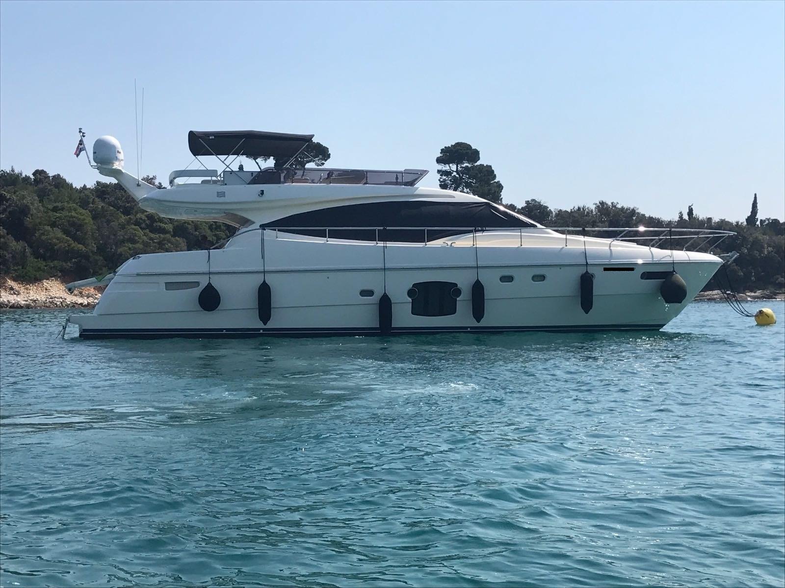 ferretti yachts 592