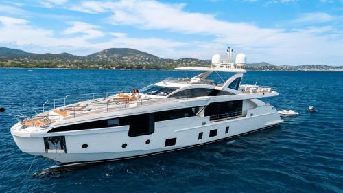 Azimut grande 32 metri