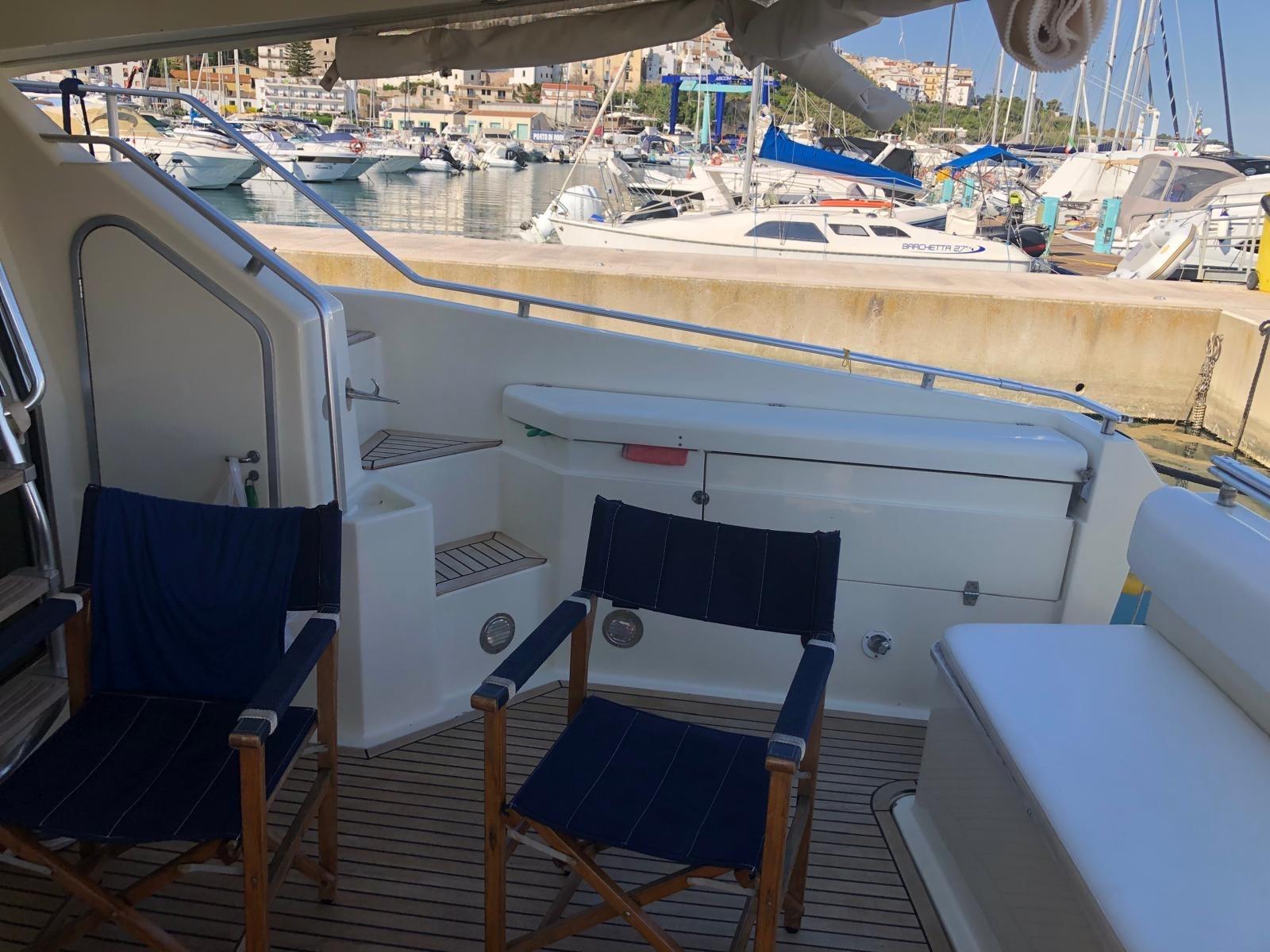 ferretti yachts Altura 54
