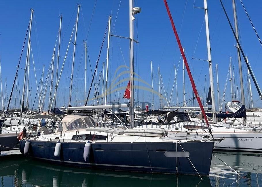 beneteau Oceanis 43