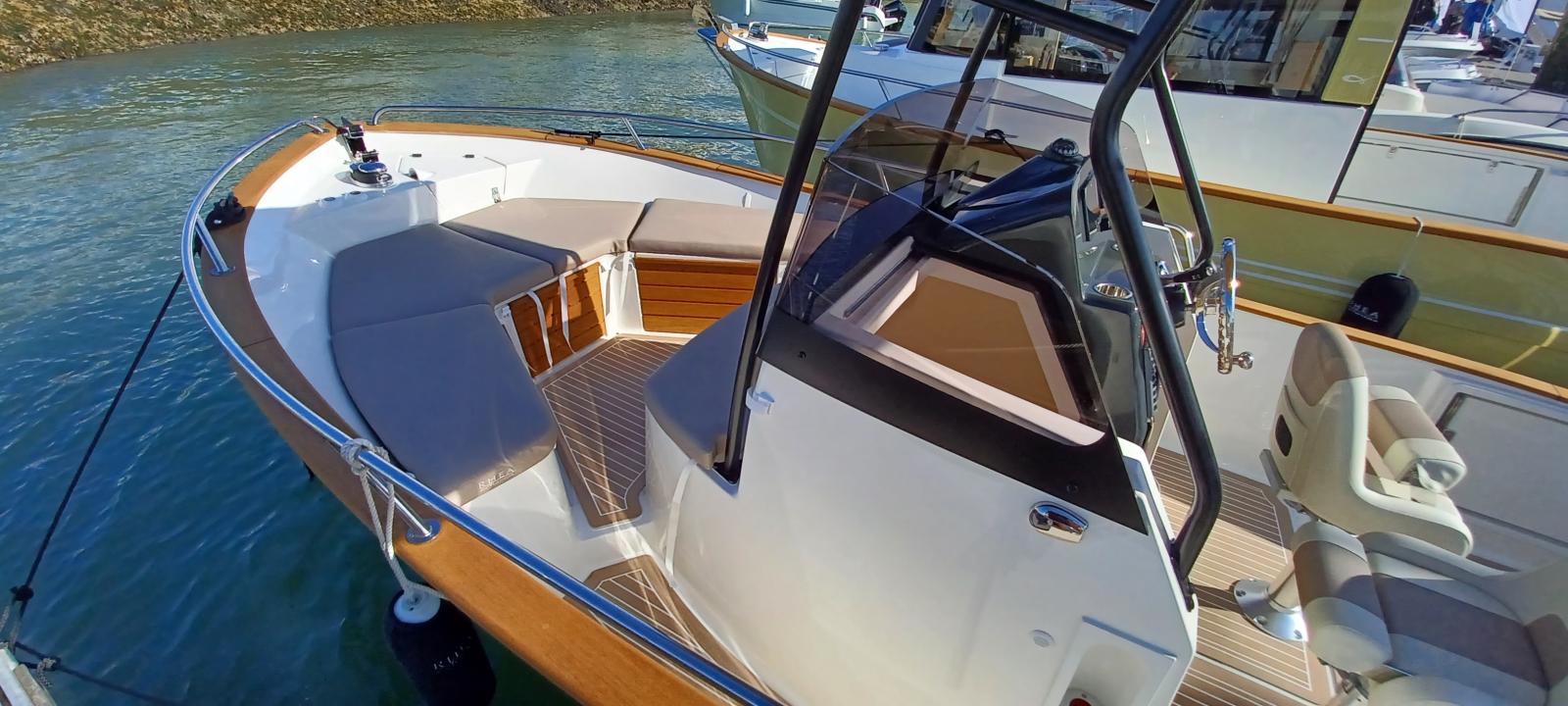 rhea marine 23 open v2