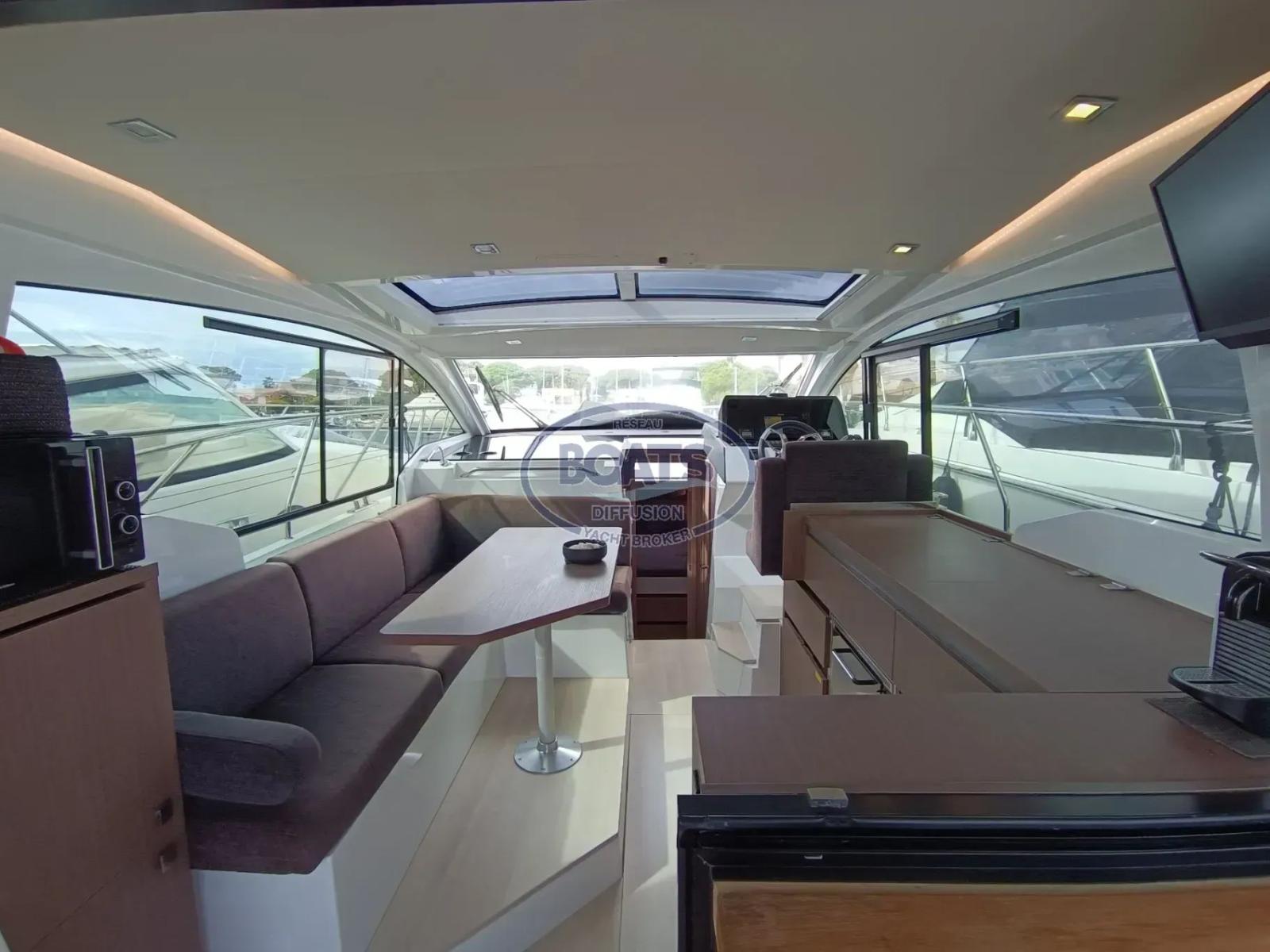 sealine C335